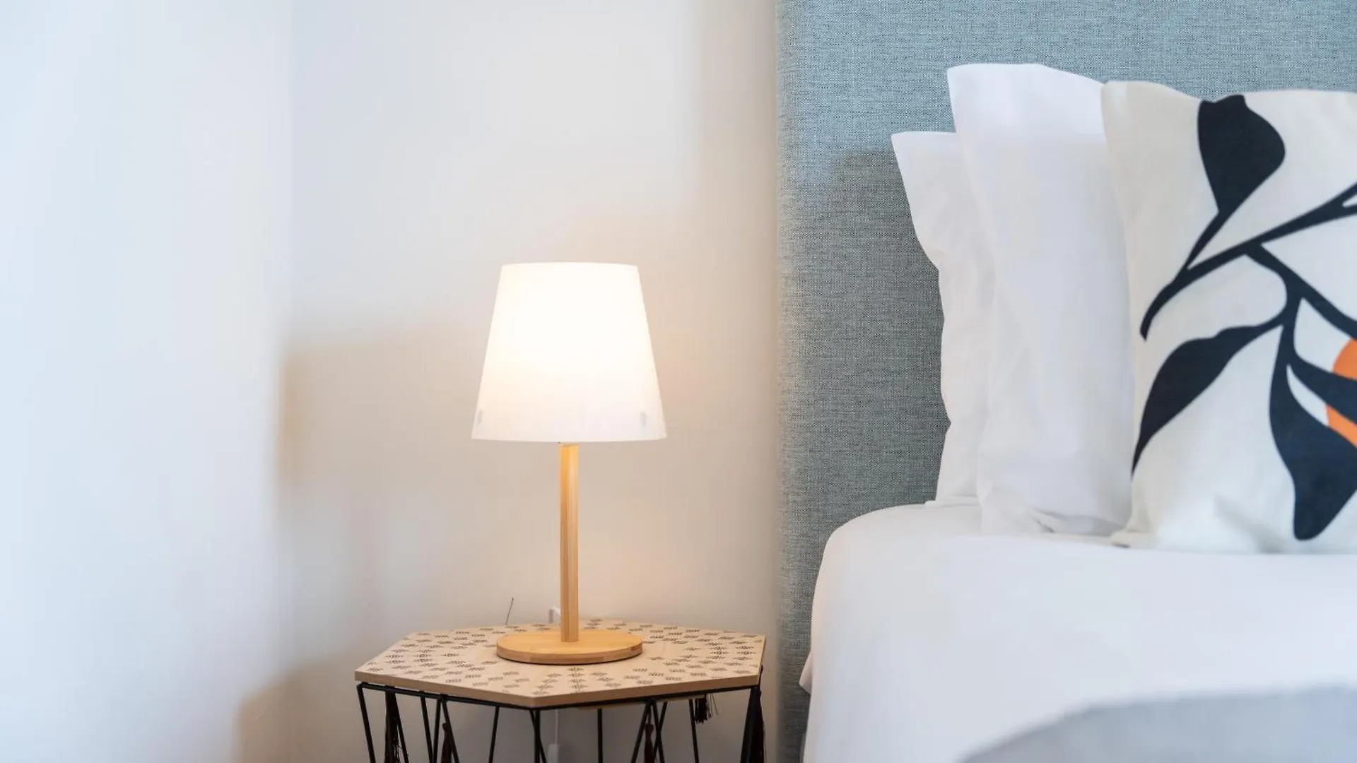 Comfy 3 Bdr Flat With Pool & Balcony By Lovelystay Portimao