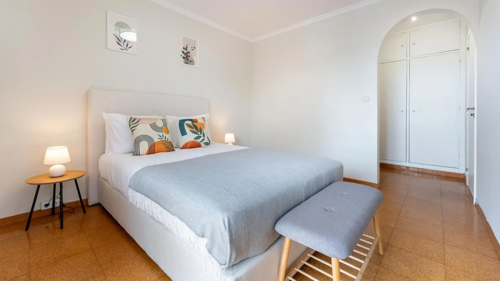 Comfy 3 Bdr Flat With Pool & Balcony By Lovelystay Portimao