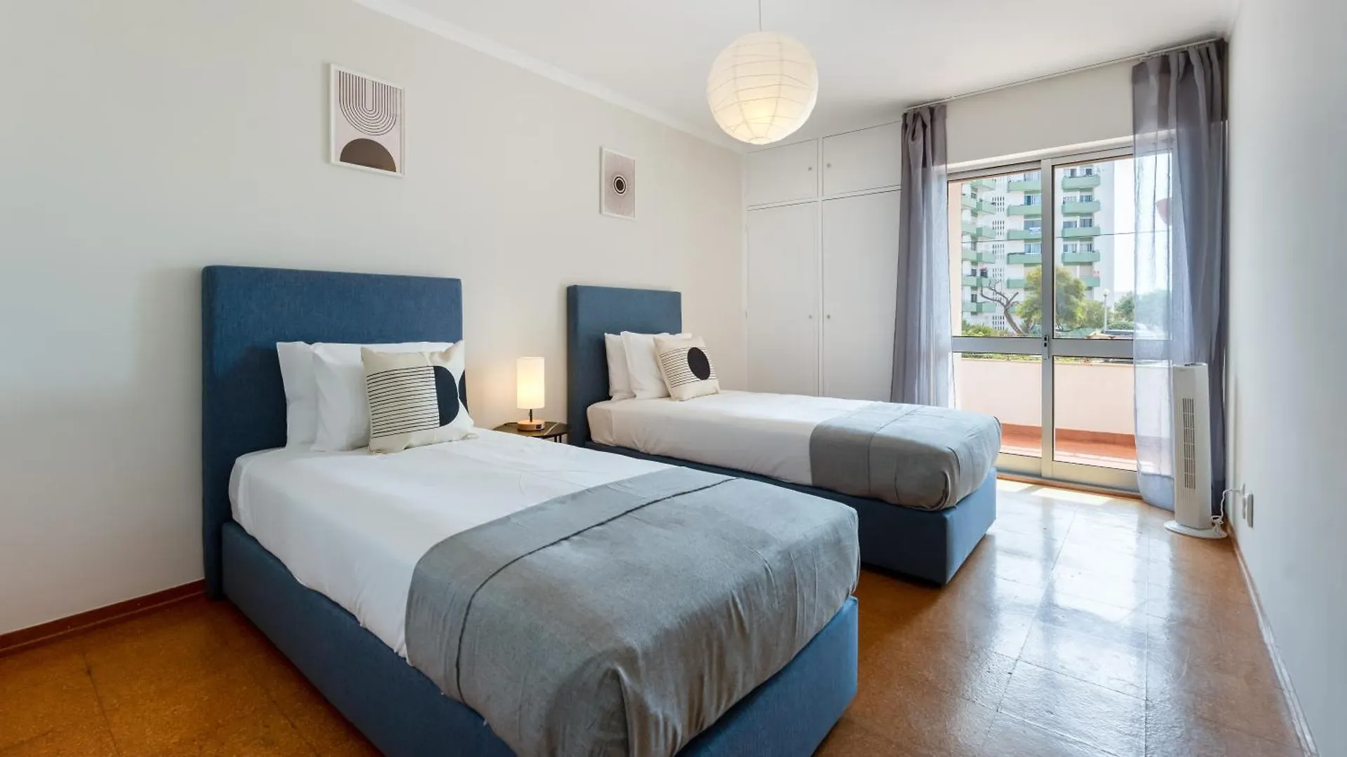 Apartment Comfy 3 Bdr Flat With Pool & Balcony By Lovelystay Portimao