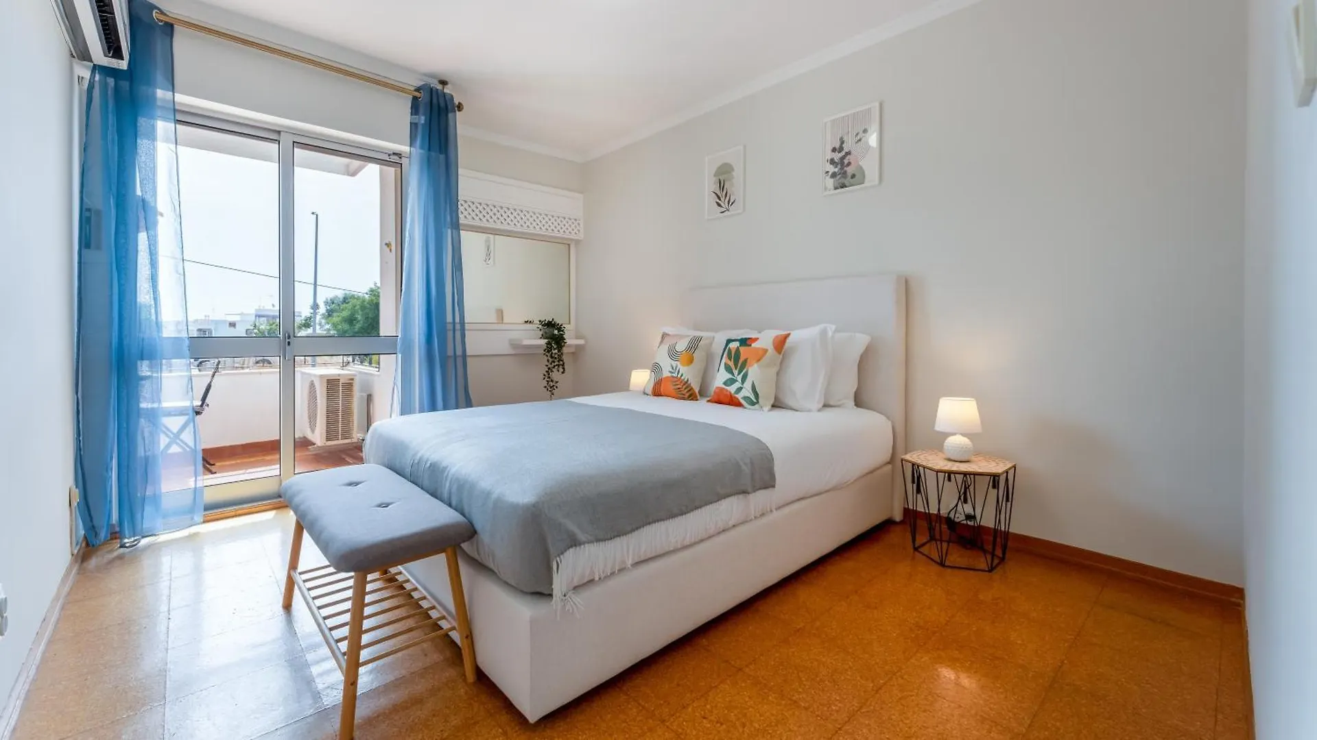 Comfy 3 Bdr Flat With Pool & Balcony By Lovelystay Portimao
