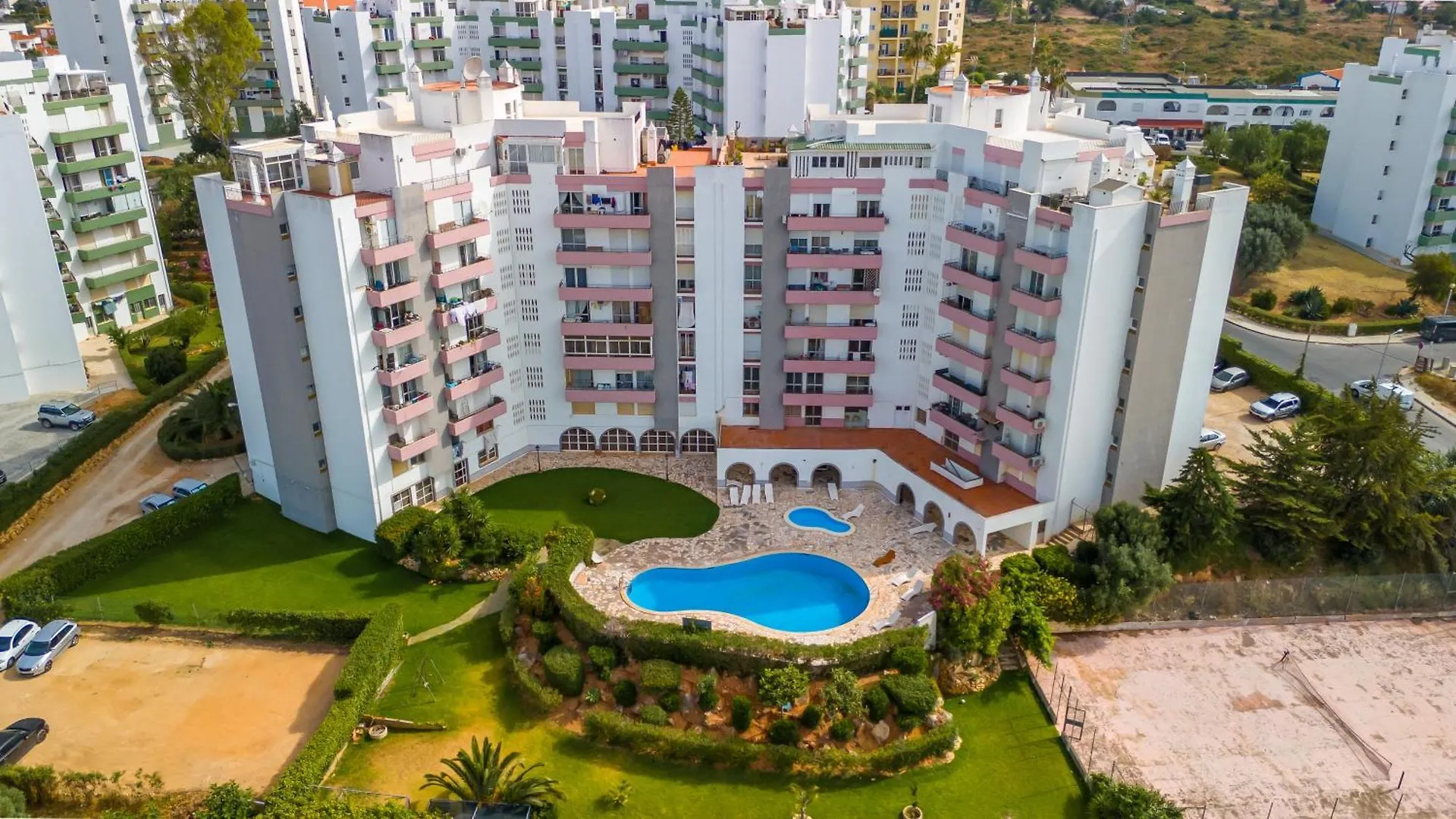 Comfy 3 Bdr Flat With Pool & Balcony By Lovelystay Portimao Apartment