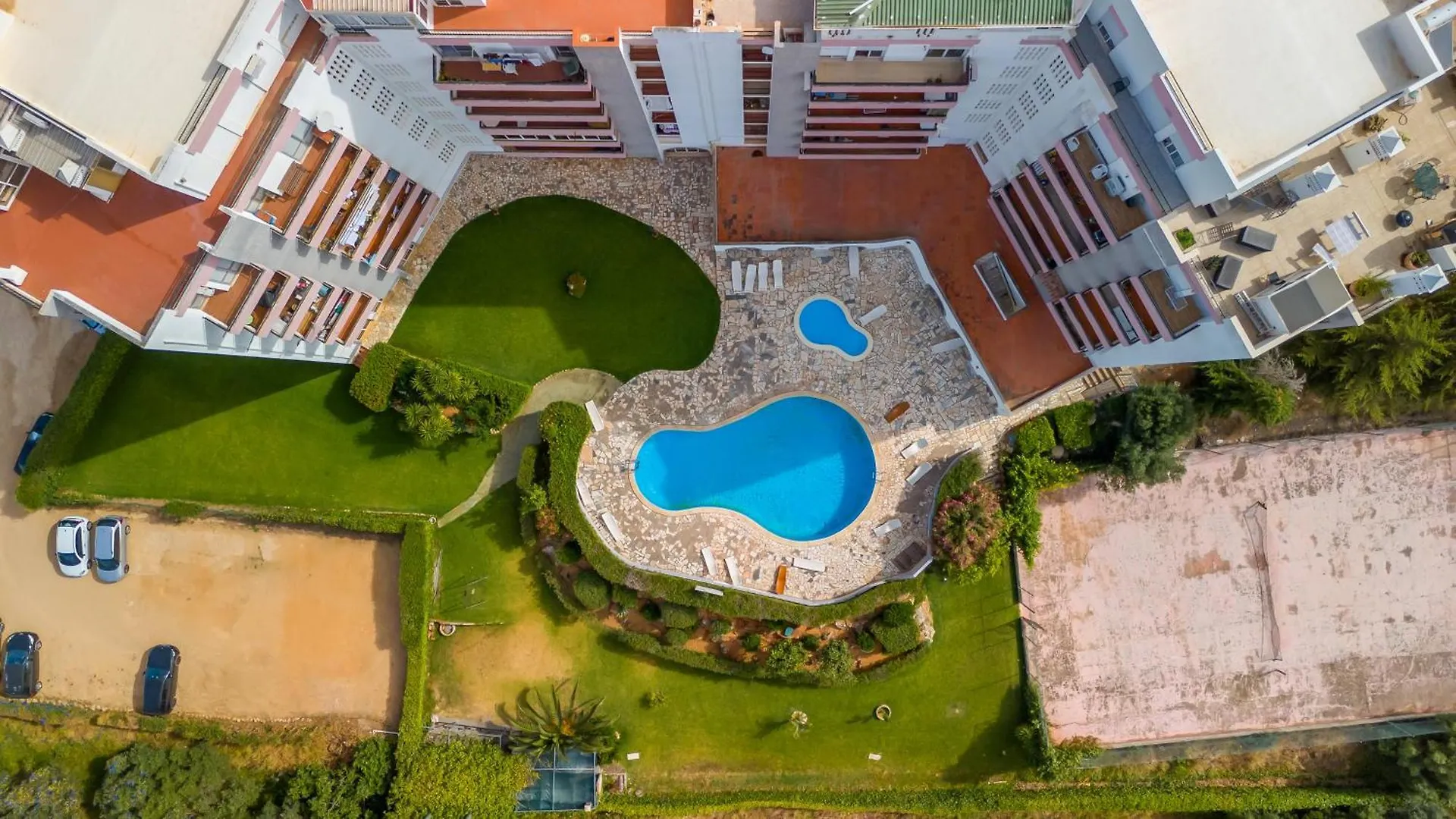 Apartment Comfy 3 Bdr Flat With Pool & Balcony By Lovelystay Portimao Portugal